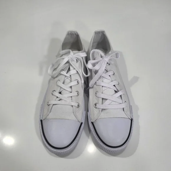 Classic White Canvas Low-Top Sneakers - Picture 9 of 10